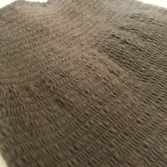 HOLLISTER OFF THE SHOULDER TOP OLIVE GREEN - Picture 4 of 4